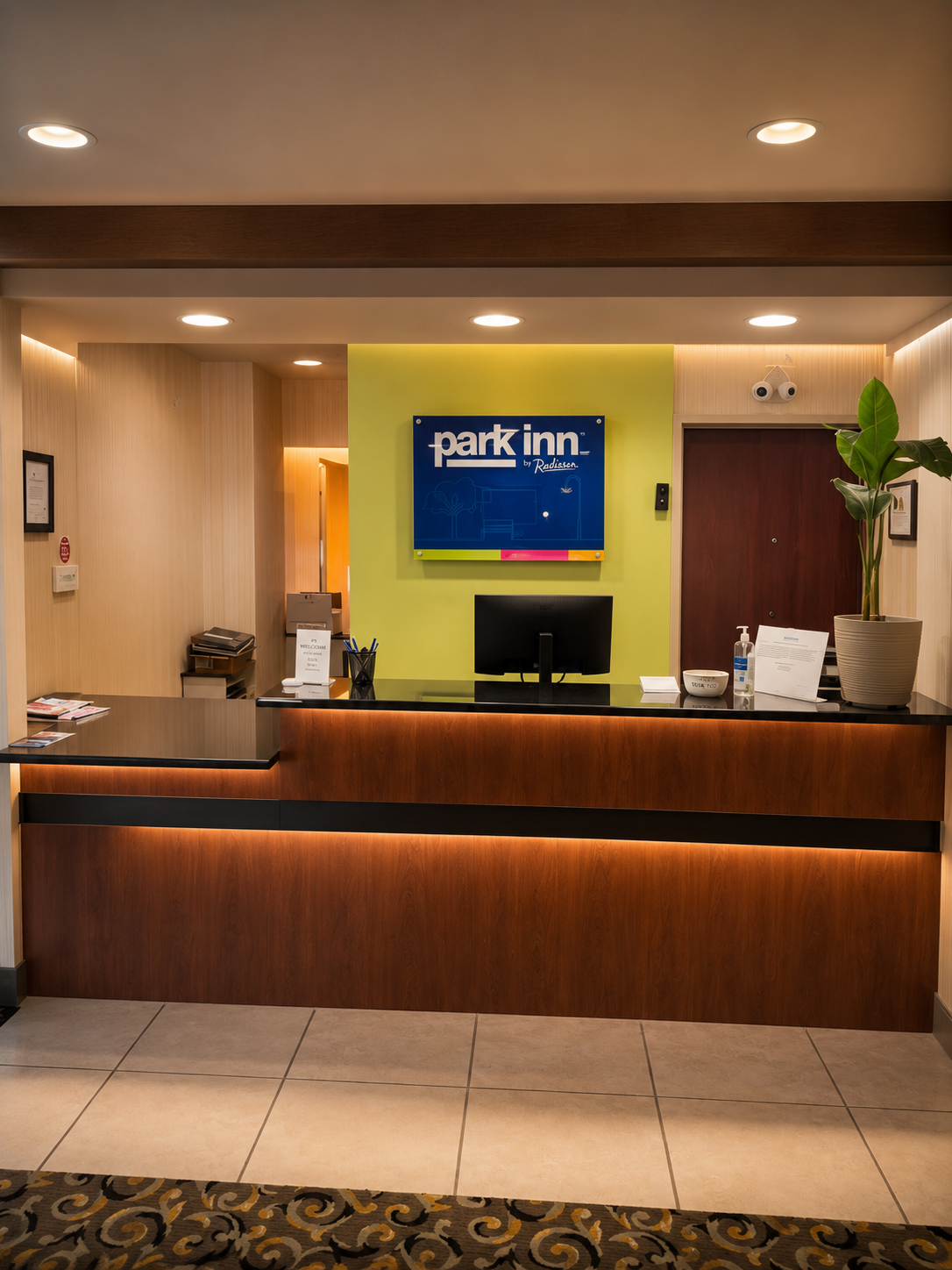 24-Hour Desk Support